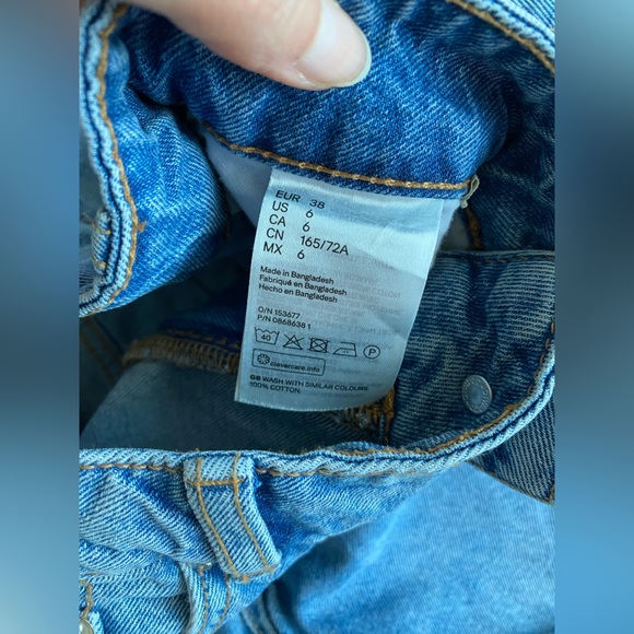 H&M hm Ultra High Waist Ankle Length Mom Jeans Light denim blue Loose size 6 New - Picture 9 of 9
